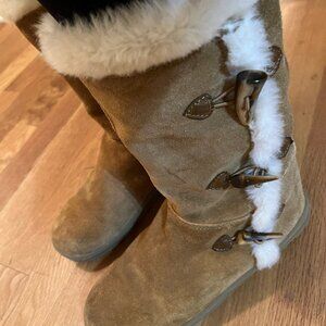 Bass suede tan boots size 8